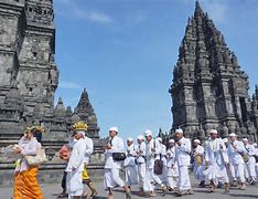 Orang Hindu Sembahyang Hari Apa